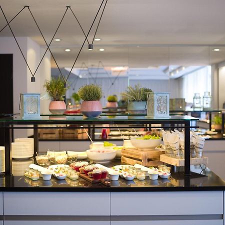 פרנקפורט Le Meridien Frankfurt מראה חיצוני תמונה The buffet at the restaurant