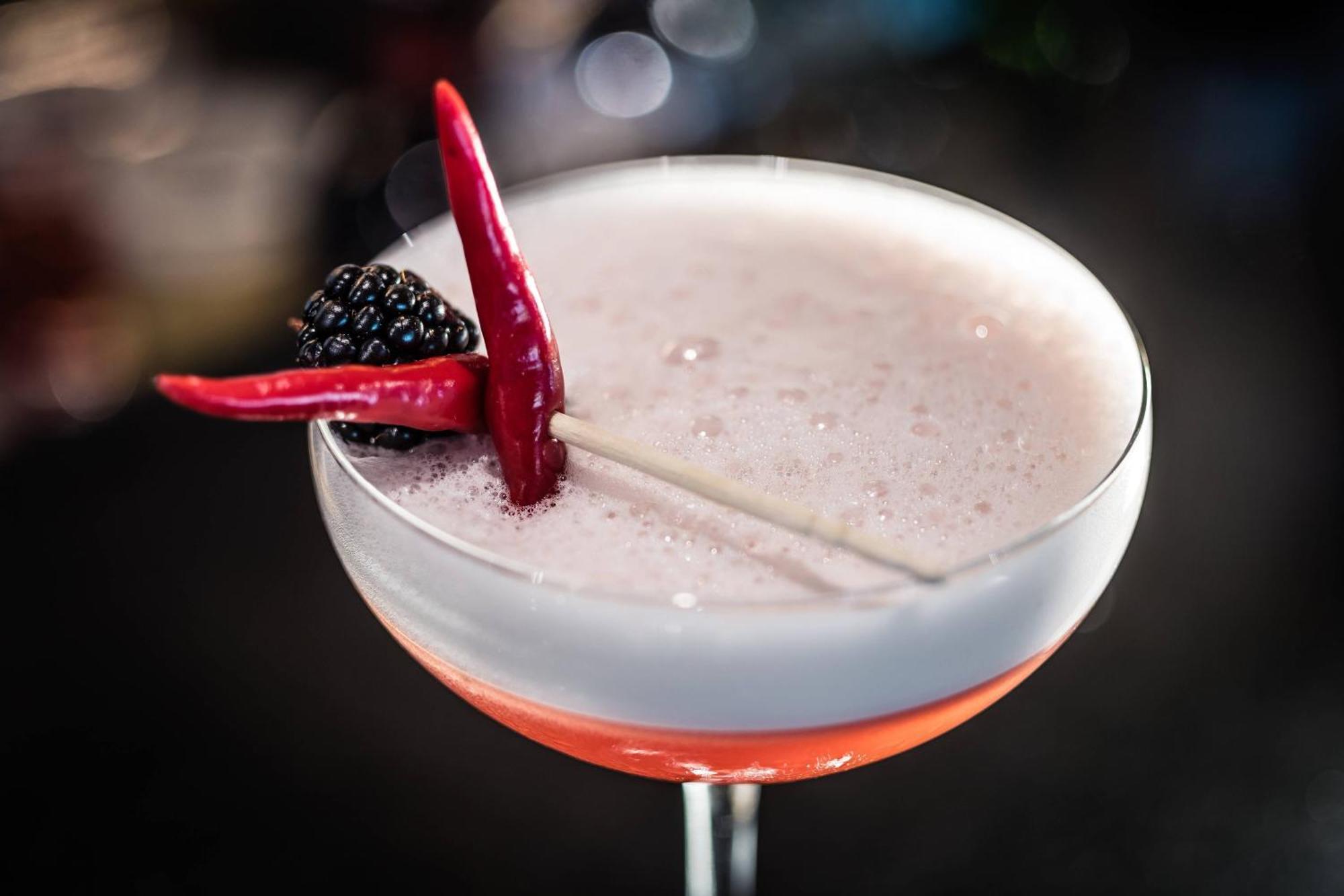 פרנקפורט Le Meridien Frankfurt מראה חיצוני תמונה A Clover Club cocktail