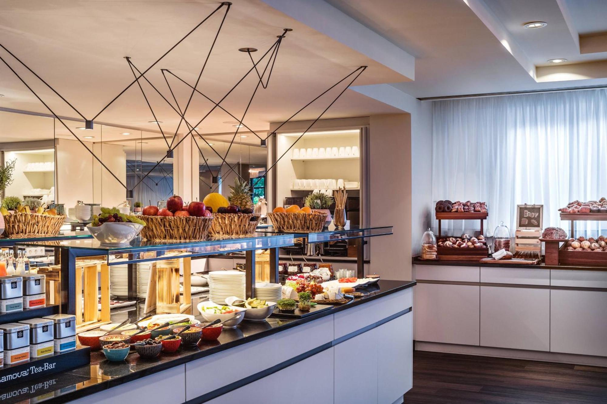 פרנקפורט Le Meridien Frankfurt מראה חיצוני תמונה The buffet at the restaurant