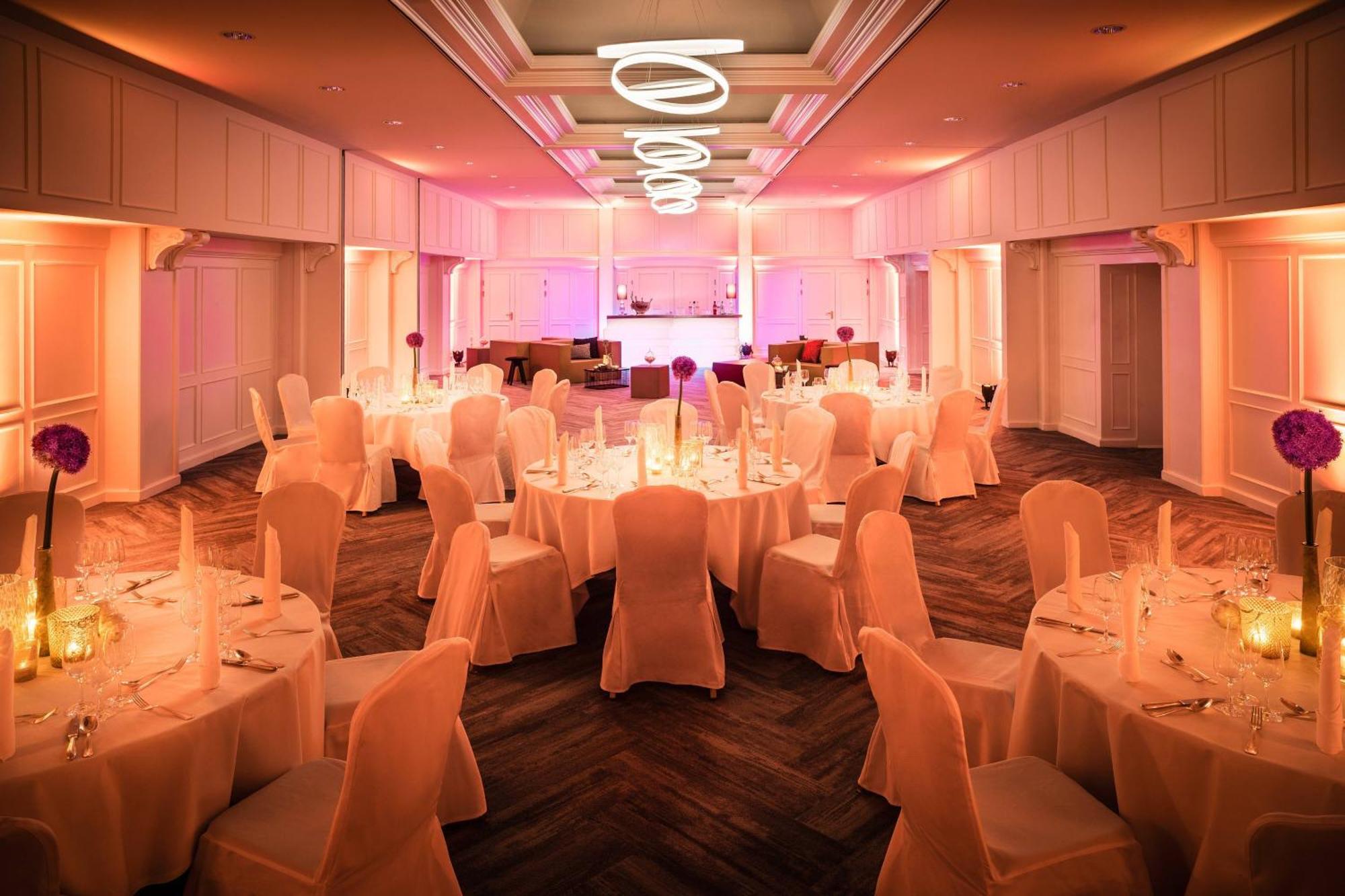 פרנקפורט Le Meridien Frankfurt מראה חיצוני תמונה The ballroom at the London Marriott Grand Ballroom
