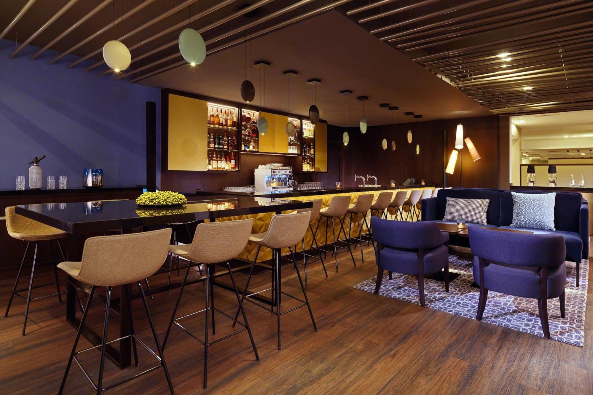 פרנקפורט Le Meridien Frankfurt מראה חיצוני תמונה The bar at the lounge