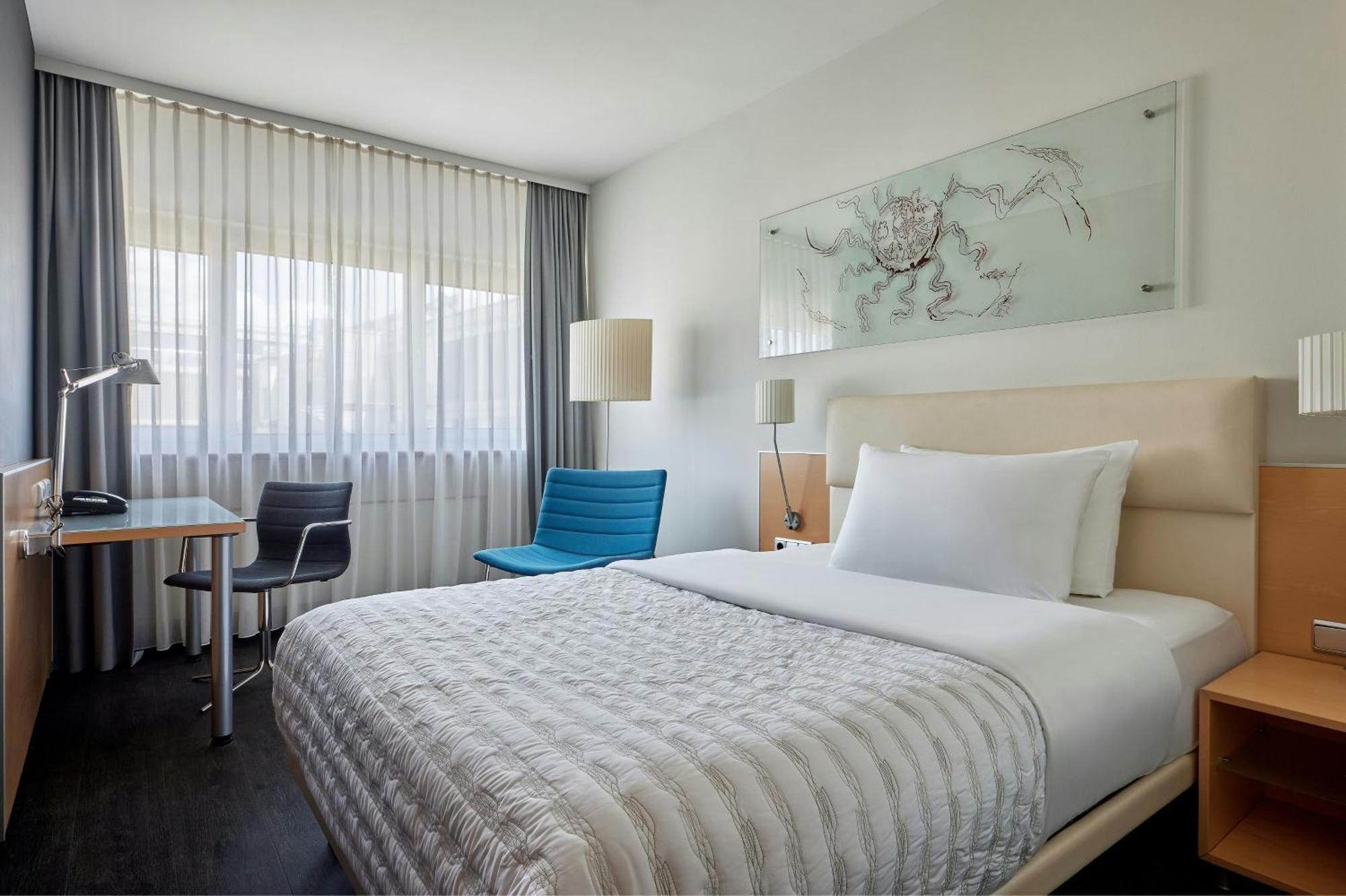 פרנקפורט Le Meridien Frankfurt מראה חיצוני תמונה A room at the hotel